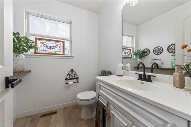 211 E Whispering Hills Boulevard, Lone Jack, MO 64070