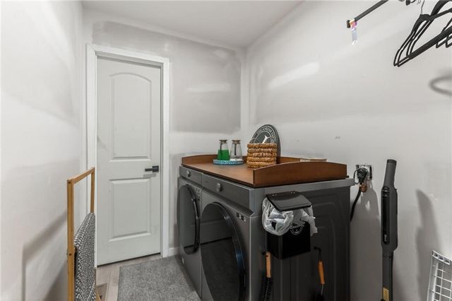 211 E Whispering Hills Boulevard, Lone Jack, MO 64070