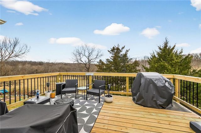 211 E Whispering Hills Boulevard, Lone Jack, MO 64070