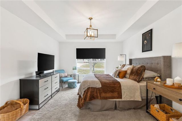 211 E Whispering Hills Boulevard, Lone Jack, MO 64070