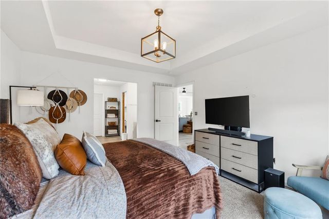 211 E Whispering Hills Boulevard, Lone Jack, MO 64070