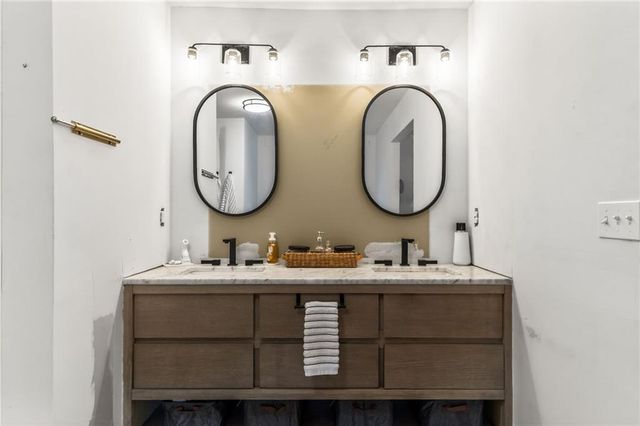 211 E Whispering Hills Boulevard, Lone Jack, MO 64070