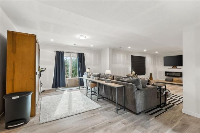 211 E Whispering Hills Boulevard, Lone Jack, MO 64070