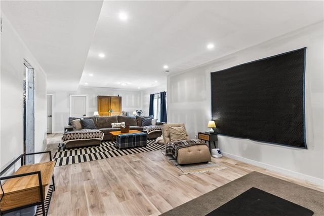 211 E Whispering Hills Boulevard, Lone Jack, MO 64070