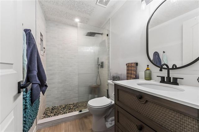 211 E Whispering Hills Boulevard, Lone Jack, MO 64070