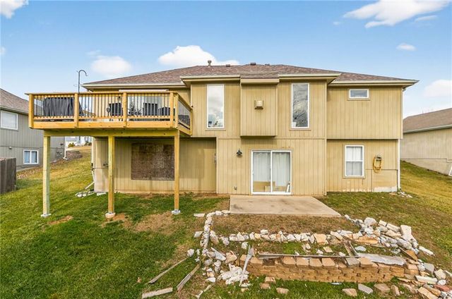 211 E Whispering Hills Boulevard, Lone Jack, MO 64070