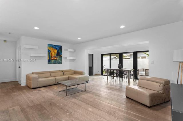 715 NE 25th Ave, Pompano Beach, FL 33062