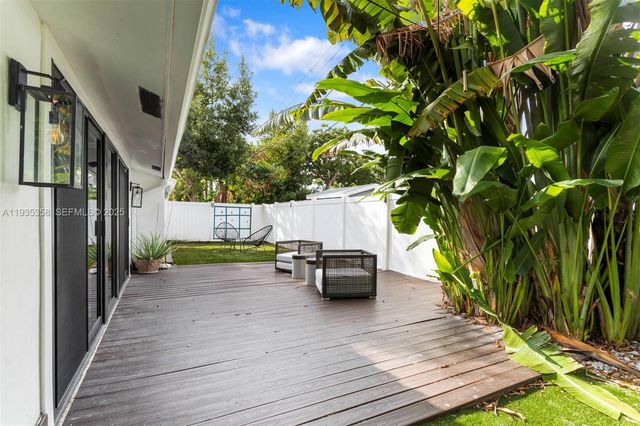 715 NE 25th Ave, Pompano Beach, FL 33062