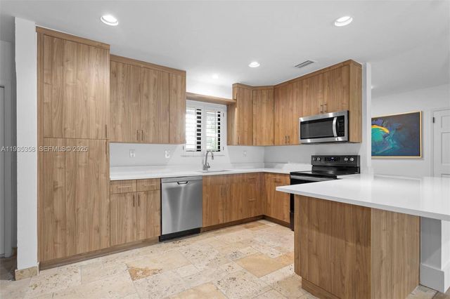 715 NE 25th Ave, Pompano Beach, FL 33062