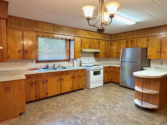 202 S Free St, Portia, AR 72457