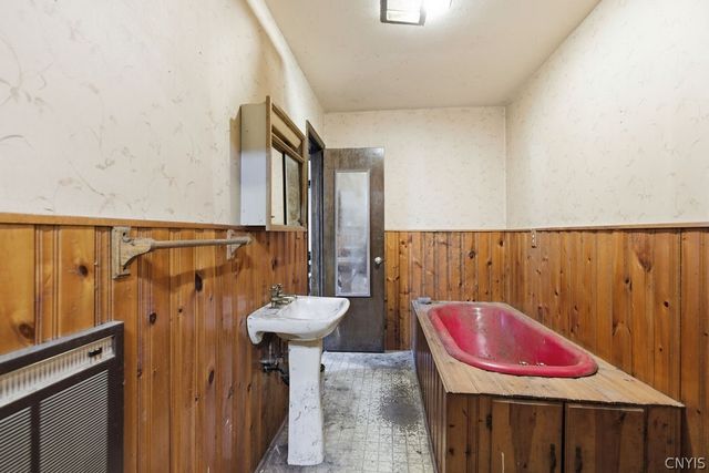 271 Barnard Road, Schroeppel, NY 13135