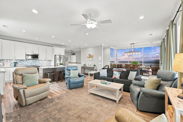 1102 Perrin Dr., North Myrtle Beach, SC 29582