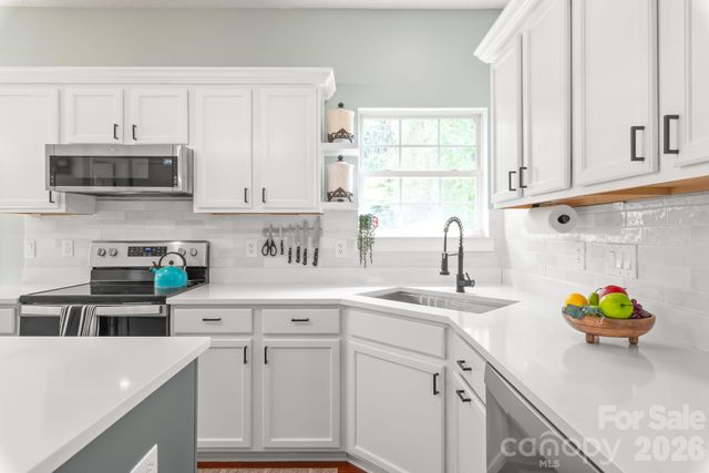 11422 Larix Drive, Charlotte, NC 28273