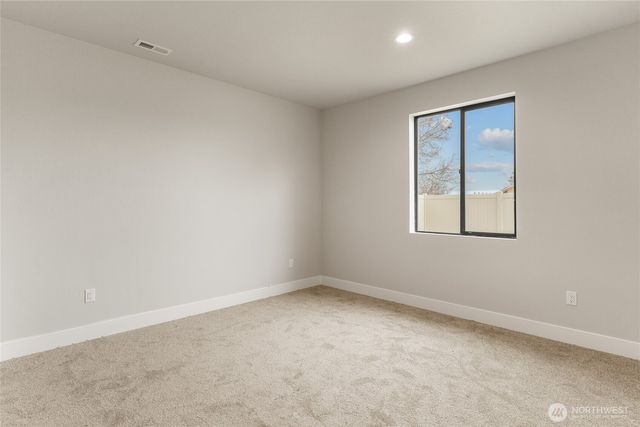 579 S Perry Avenue, East Wenatchee, WA 98802