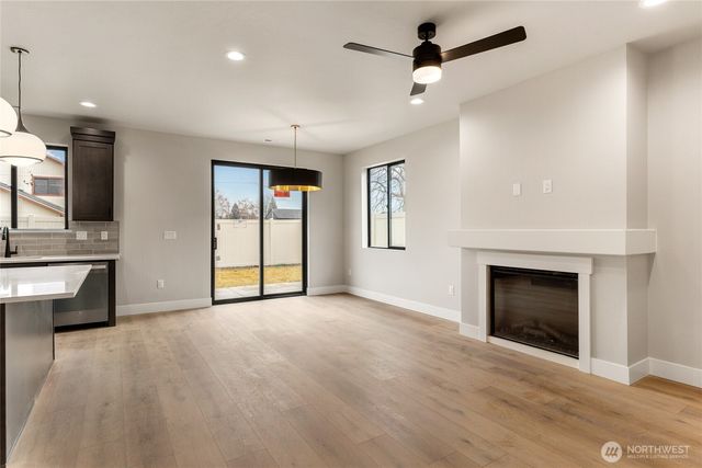 579 S Perry Avenue, East Wenatchee, WA 98802