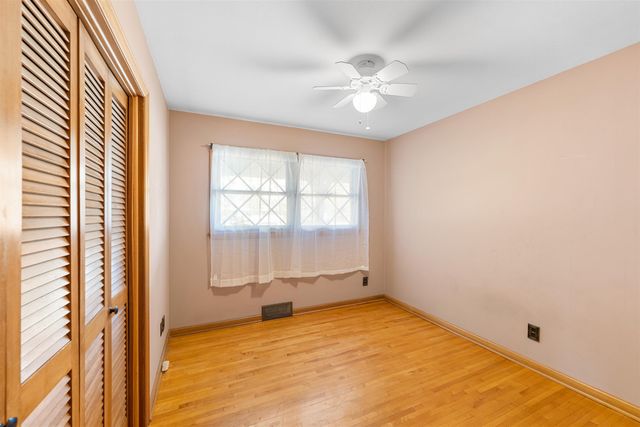 1018 Manor Rd, Salina, KS 67401