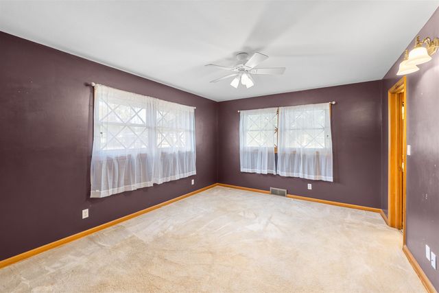 1018 Manor Rd, Salina, KS 67401