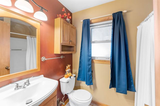 1018 Manor Rd, Salina, KS 67401