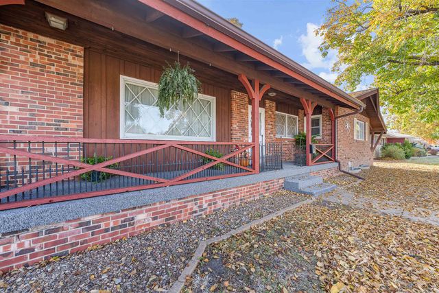 1018 Manor Rd, Salina, KS 67401