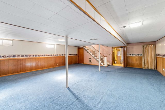 1018 Manor Rd, Salina, KS 67401