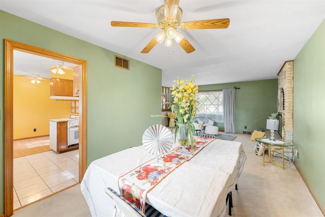 1018 Manor Rd, Salina, KS 67401