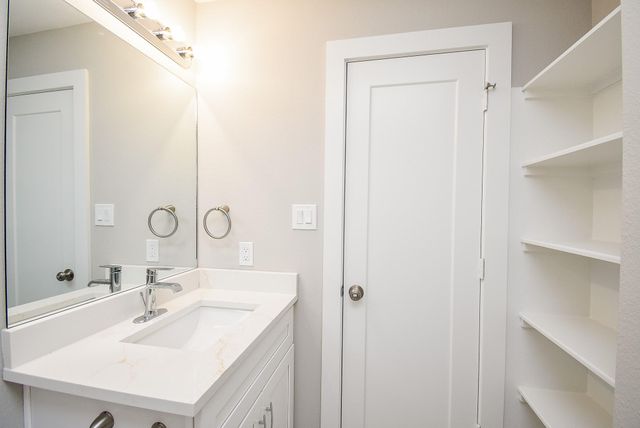 6522 De Priest Street B, Houston, TX 77091