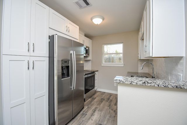 6522 De Priest Street B, Houston, TX 77091