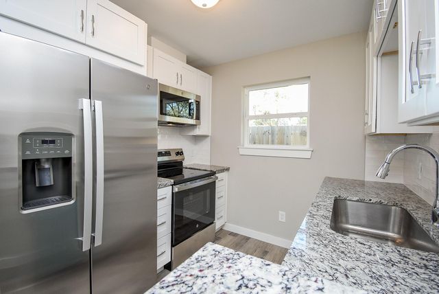 6522 De Priest Street B, Houston, TX 77091