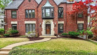 7508 York Drive A, St Louis, MO 63105