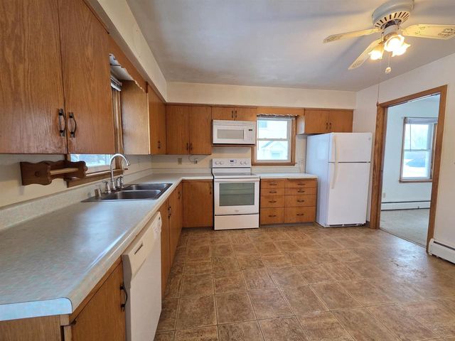 207 E 3rd St, Superior, WI 54880