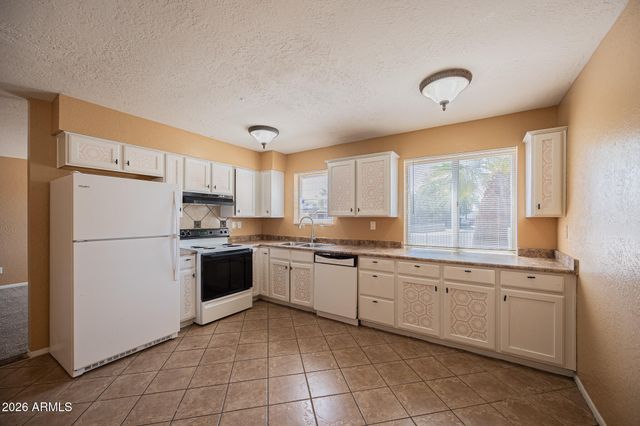 2130 W CORTEZ Avenue, Phoenix, AZ 85029
