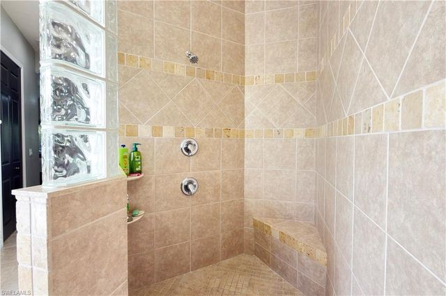 8723 S Lake CIR, Fort Myers, FL 33908