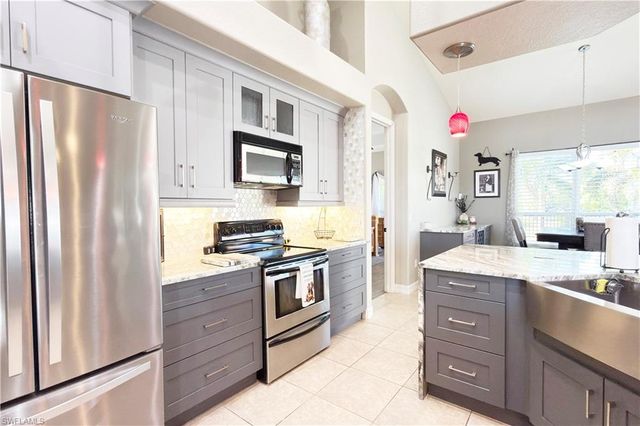 8723 S Lake CIR, Fort Myers, FL 33908