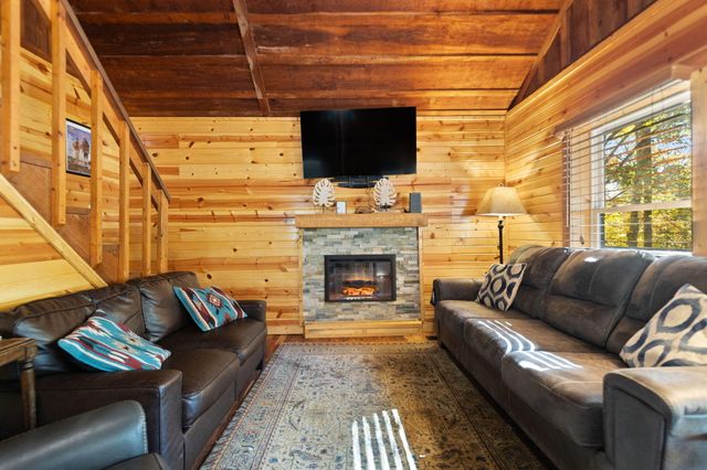 785 Cliffview Road, Rogers, KY 41365