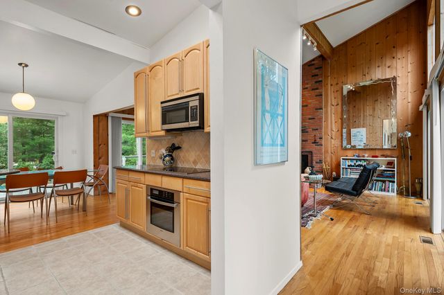 41 Woodpink Drive, East Hampton, NY 11937