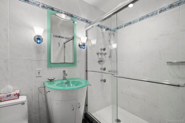 41 Woodpink Drive, East Hampton, NY 11937