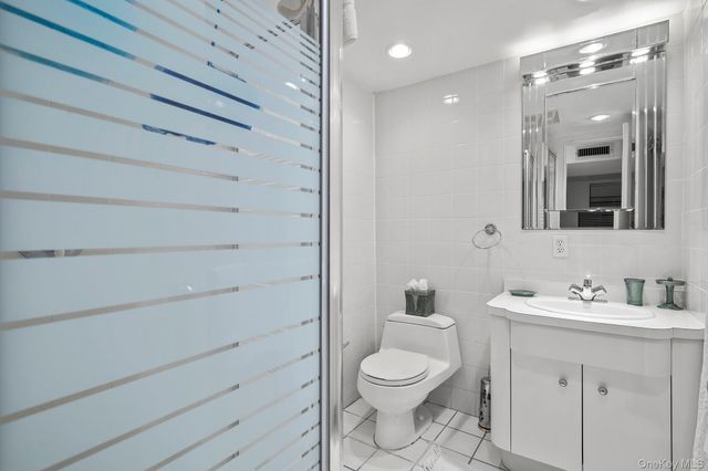 41 Woodpink Drive, East Hampton, NY 11937