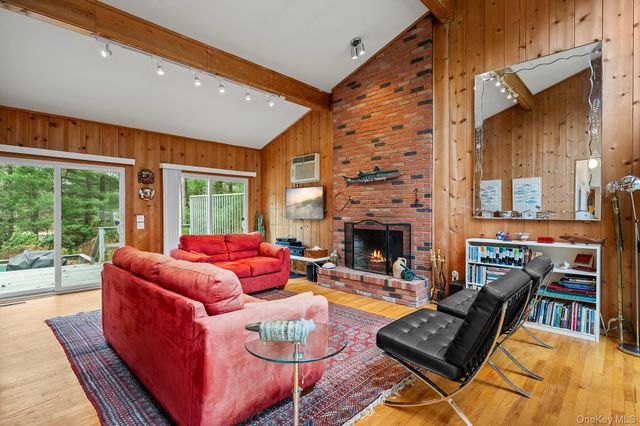 41 Woodpink Drive, East Hampton, NY 11937