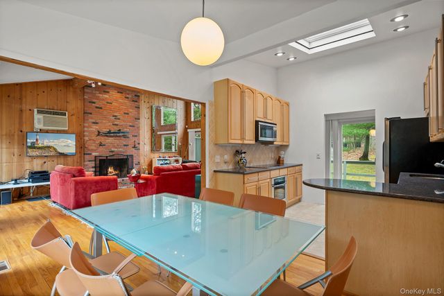 41 Woodpink Drive, East Hampton, NY 11937