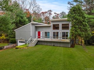 41 Woodpink Drive, East Hampton, NY 11937