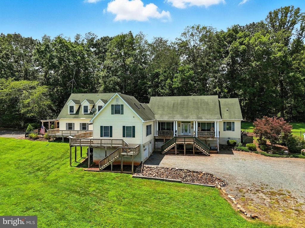 8260 RIVER HILLS LN, Rixeyville, VA 22737