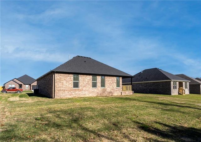 300 N Yona Lane, Farmington, AR 72730