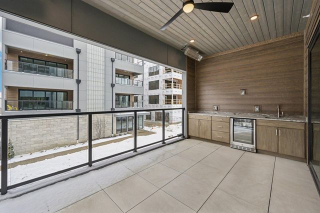 2842 Gunnison Drive, 204, Columbus, OH 43228