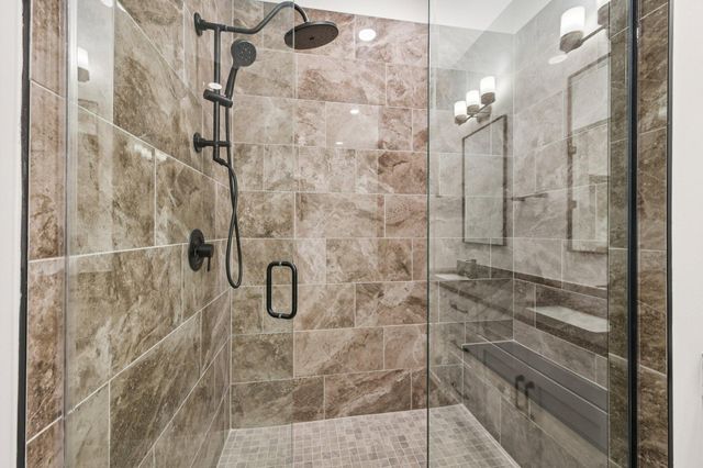 2842 Gunnison Drive, 204, Columbus, OH 43228