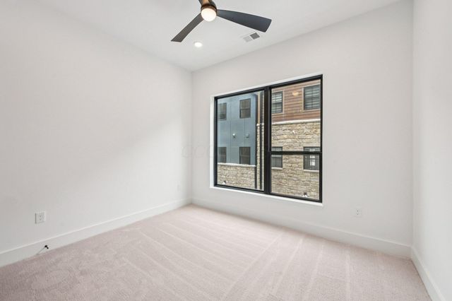 2842 Gunnison Drive, 204, Columbus, OH 43228