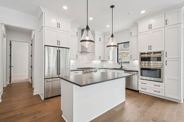 2842 Gunnison Drive, 204, Columbus, OH 43228