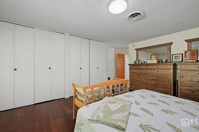 2901 Summit Circle, Bakersfield, CA 93306