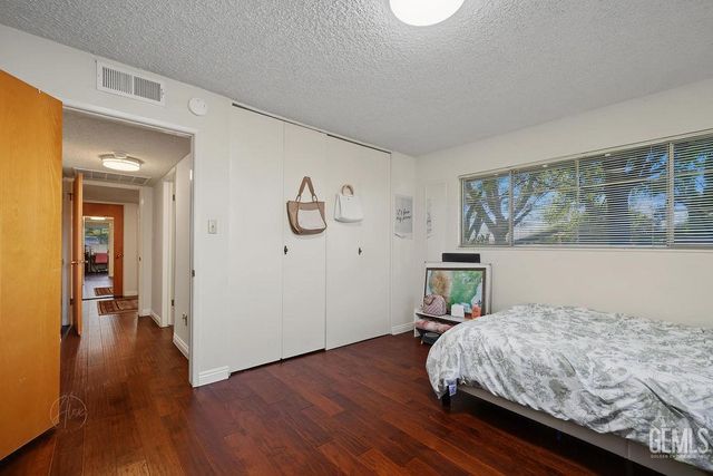 2901 Summit Circle, Bakersfield, CA 93306