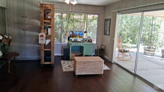2901 Summit Circle, Bakersfield, CA 93306