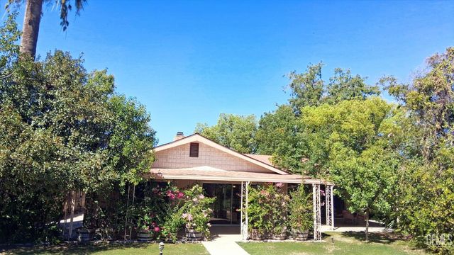 2901 Summit Circle, Bakersfield, CA 93306
